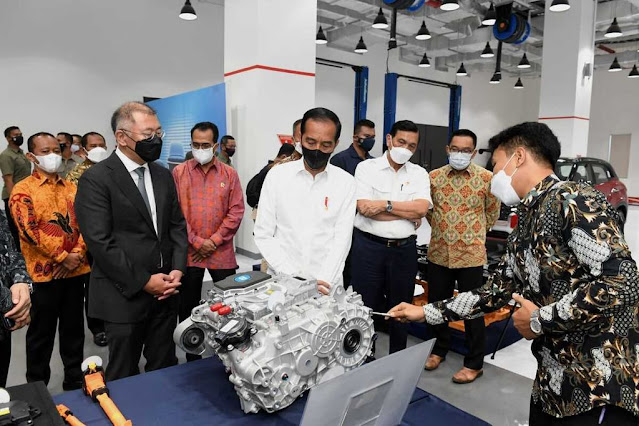 Jokowi Resmikan Pabrik Baterai Kendaraan Listrik Pertama Korea Selatan di Indonesia, Tanda Komitmen Menjadi Pemain Global